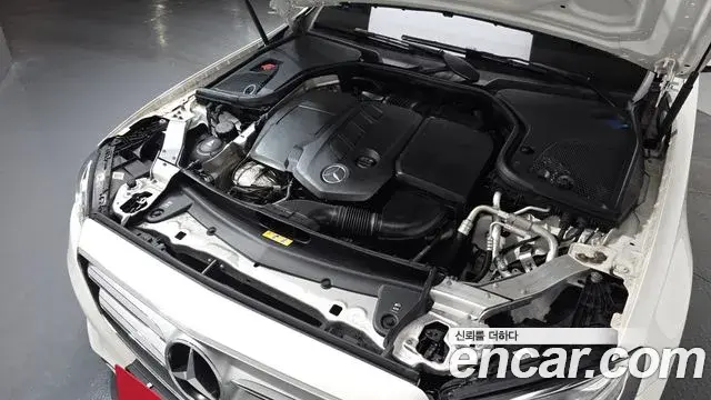 Mercedes-Benz E-Class 2020 — Фото 6/20