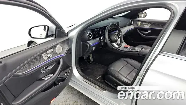 Mercedes-Benz E-Class 2022 — Фото 11/20