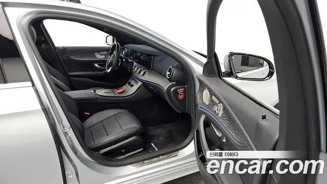 Mercedes-Benz E-Class 2022 — Фото 12/20