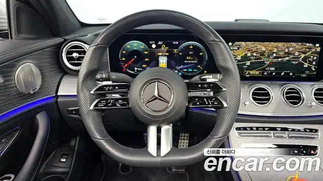 Mercedes-Benz E-Class 2022 — Фото 13/20