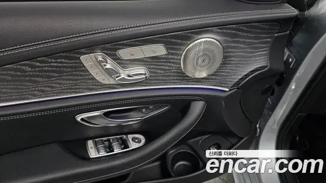 Mercedes-Benz E-Class 2022 — Фото 19/20