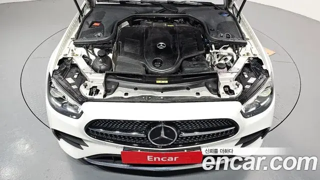 Mercedes-Benz E-Class 2021 — Фото 6/20