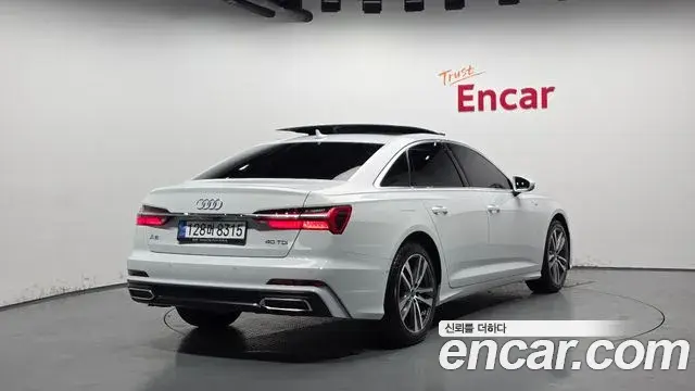 Audi A6 2022 — ფოტო 8/20