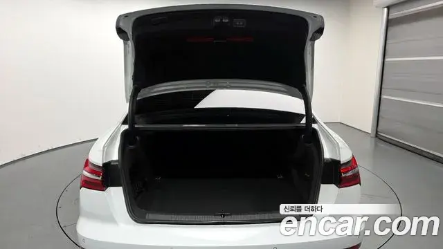 Audi A6 2022 — ფოტო 12/20