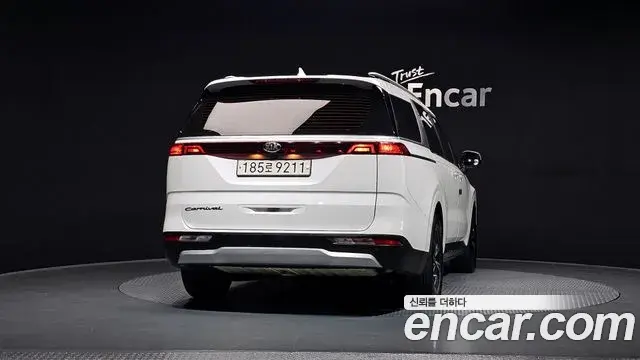 Kia Carnival 2021 — Фото 4/20