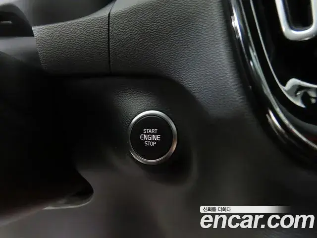Volvo XC40 2018 — Photo 17/20