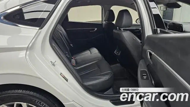 Hyundai Sonata Hybrid 2022 — Şəkil 12/20