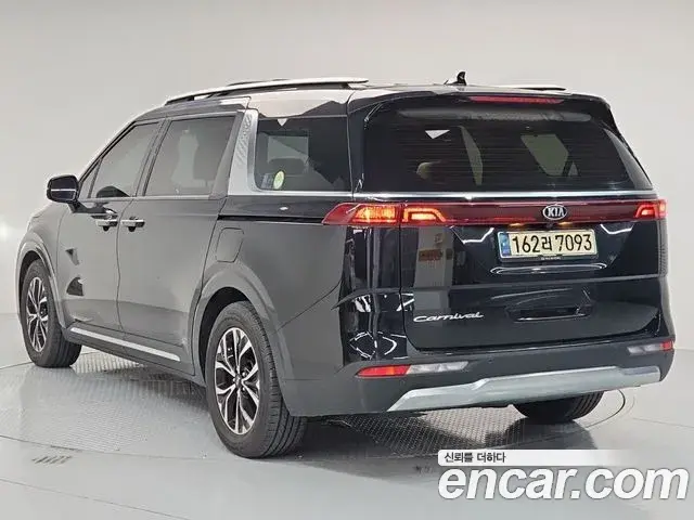 Kia Carnival 2021 — Фото 3/20