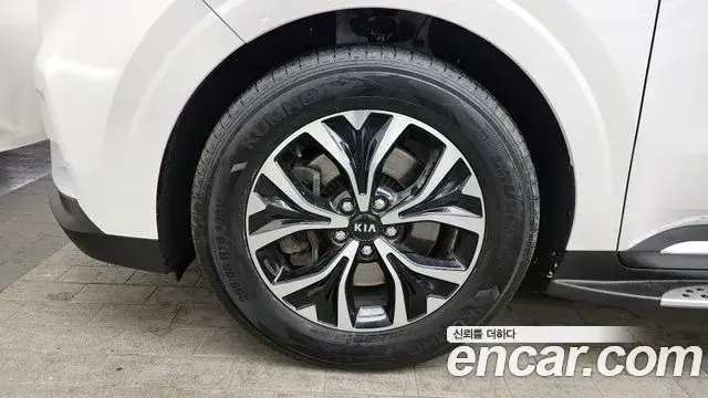 Kia Carnival 2021 — Фото 5/20