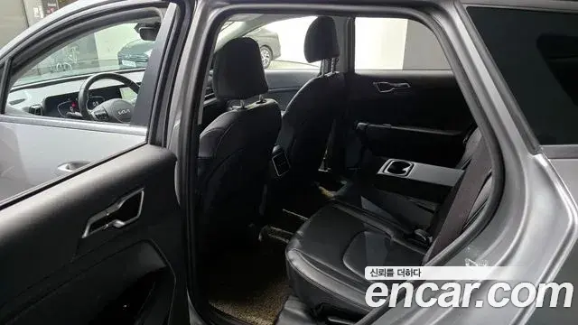 Kia Sportage 2021 — ფოტო 16/20