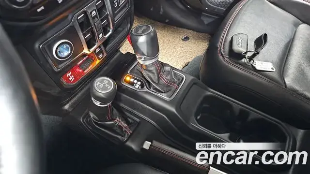 Jeep Wrangler 2022 — Şəkil 10/20