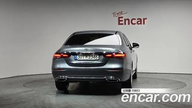 Mercedes-Benz E-Class 2021 — ფოტო 11/20