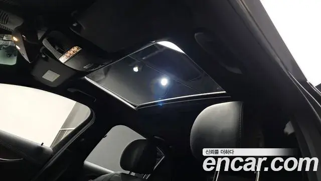 Mercedes-Benz E-Class 2021 — ფოტო 8/20