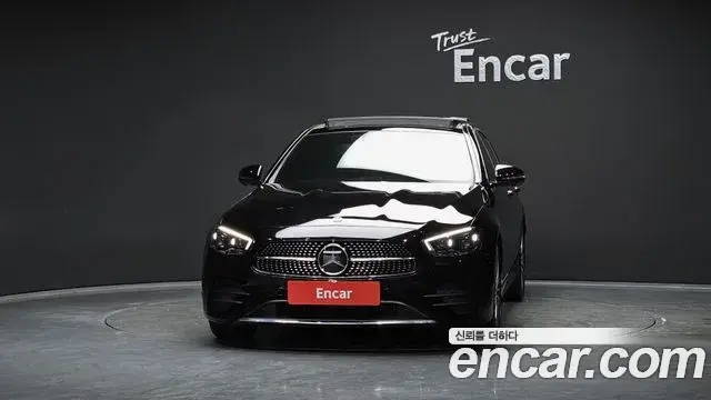 Mercedes-Benz E-Class 2022 — Фото 3/20