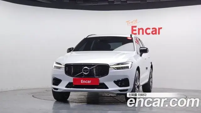 Volvo XC60 2020 — Photo 14/20