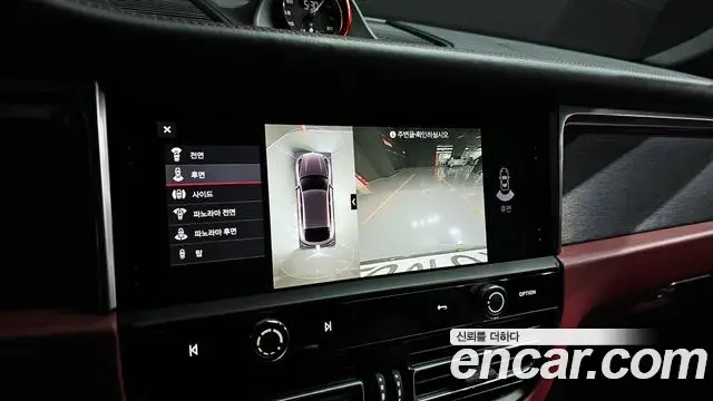 Porsche Macan 2023 — ფოტო 17/20