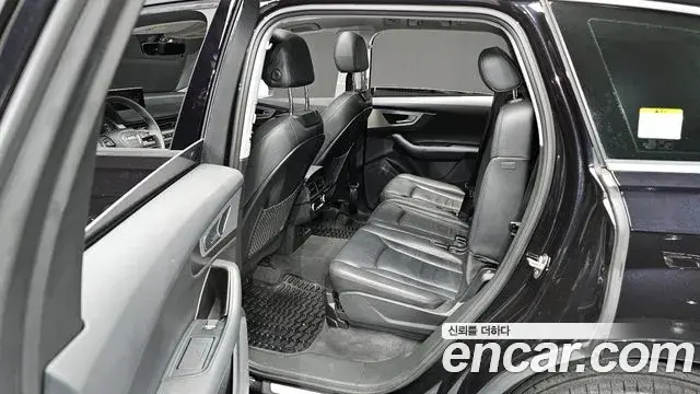 Audi Q7 2019 — Şəkil 9/20