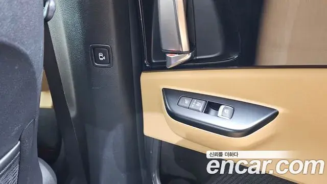 Kia Carnival 2020 — Фото 19/20