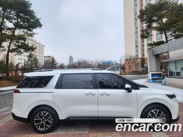 Kia Carnival 2021 — Фото 3/18