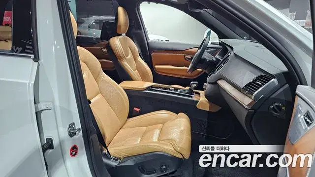 Volvo XC90 2019 — Şəkil 14/20