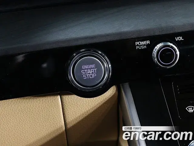 Kia Carnival 2021 — Фото 17/20