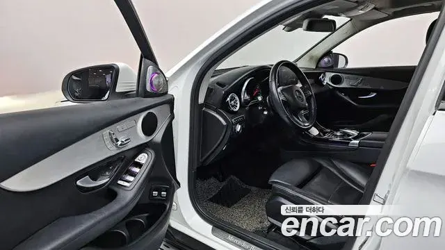 Mercedes-Benz GLC-Class 2018 — Фото 11/20