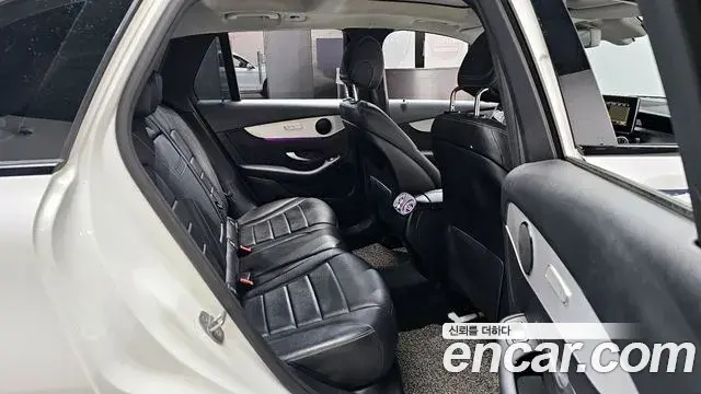 Mercedes-Benz GLC-Class 2018 — Фото 12/20