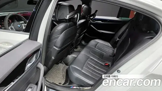 BMW 5 Series 2021 — Фото 12/20