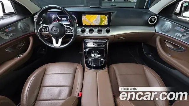 Mercedes-Benz E-Class 2019 — Фото 7/20