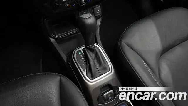 Jeep Renegade 2021 — ფოტო 6/20
