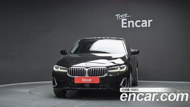 BMW 5 Series 2023 — ფოტო 13/20