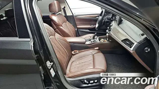 BMW 5 Series 2023 — ფოტო 3/20