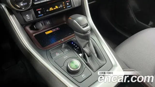 Toyota RAV4 2024 — Şəkil 1/20