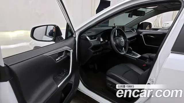 Toyota RAV4 2024 — Şəkil 17/20