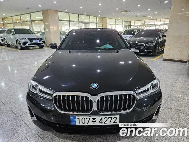 BMW 5 Series 2022 — Photo 17/20