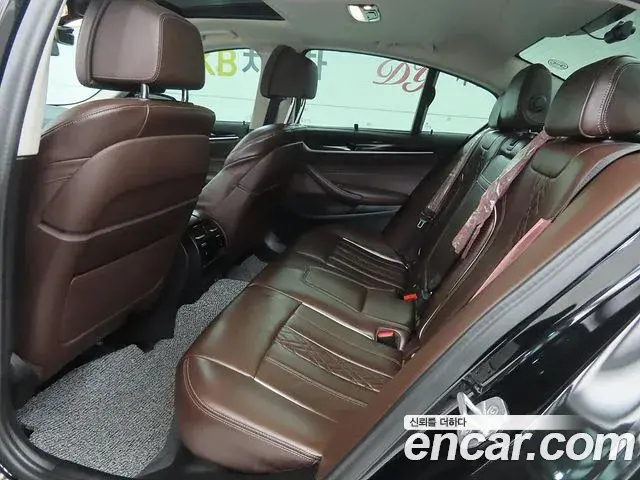 BMW 5 Series 2022 — Photo 9/20