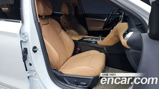 Genesis G70 2021 — ფოტო 14/20