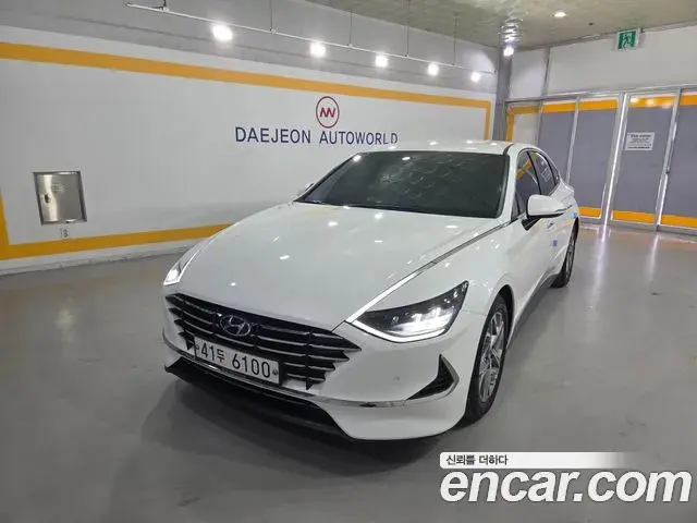 Hyundai Sonata Hybrid 2019 — Photo 13/20