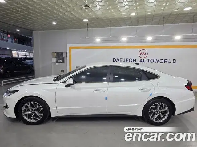 Hyundai Sonata Hybrid 2019 — Photo 6/20