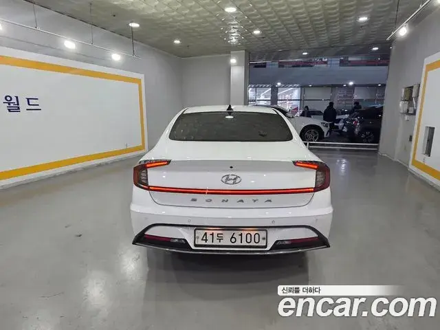 Hyundai Sonata Hybrid 2019 — Photo 17/20