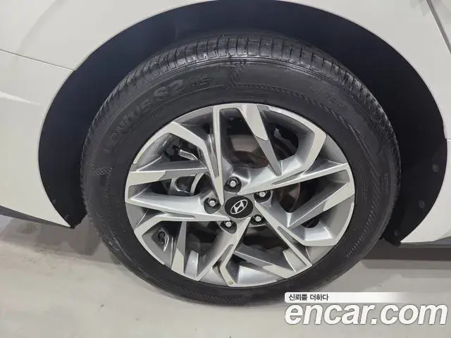 Hyundai Sonata Hybrid 2019 — Photo 18/20
