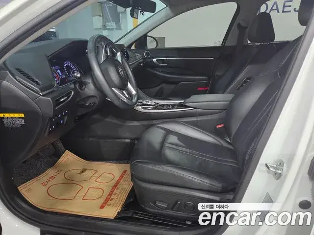 Hyundai Sonata Hybrid 2019 — Photo 10/20