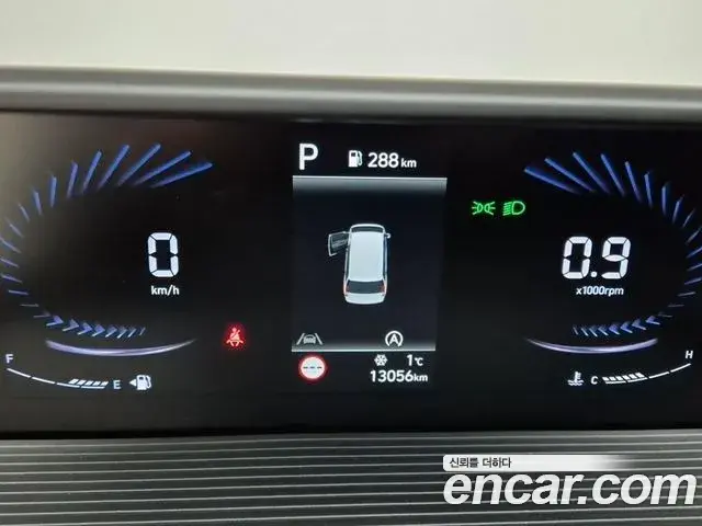 Hyundai Staria 2021 — Photo 18/19