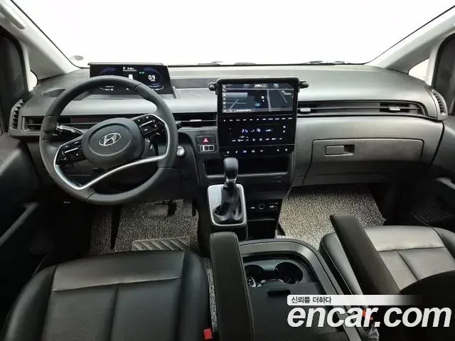 Hyundai Staria 2021 — Photo 1/19