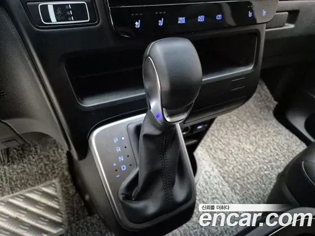 Hyundai Staria 2021 — Photo 19/19