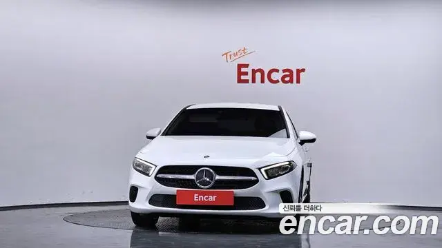 Mercedes-Benz A-Class 2020 — Şəkil 14/20