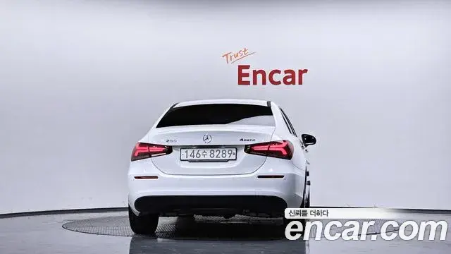 Mercedes-Benz A-Class 2020 — Şəkil 11/20