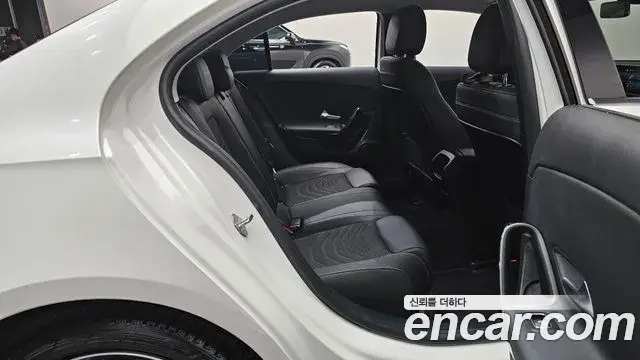 Mercedes-Benz A-Class 2020 — Şəkil 17/20