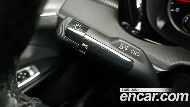 Kia K5 2021 — Şəkil 10/20