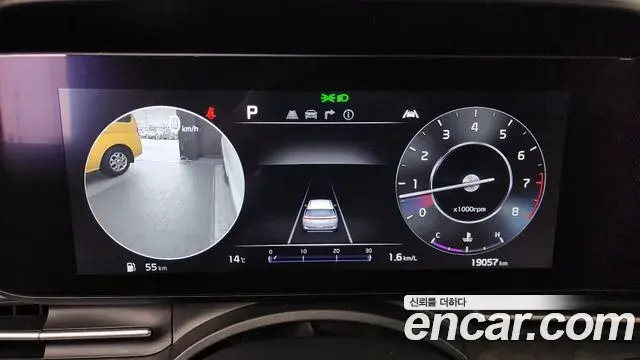 Kia Carnival 2023 — Photo 8/20
